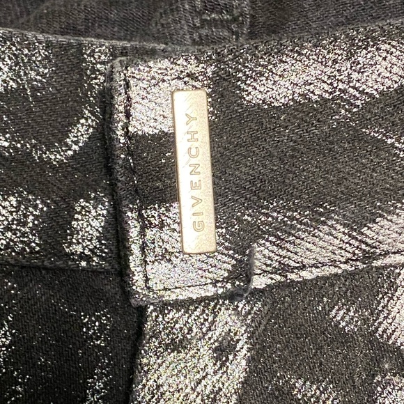 Givenchy - Picture 10 of 15